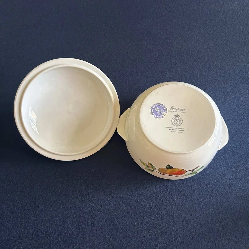 Royal Worcester Evesham Vale 8